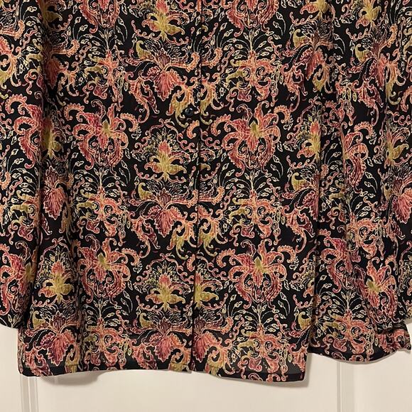 ⚡️ 3 for $20 ⚡️ Emma James Medallion Print Top - Picture 3 of 8